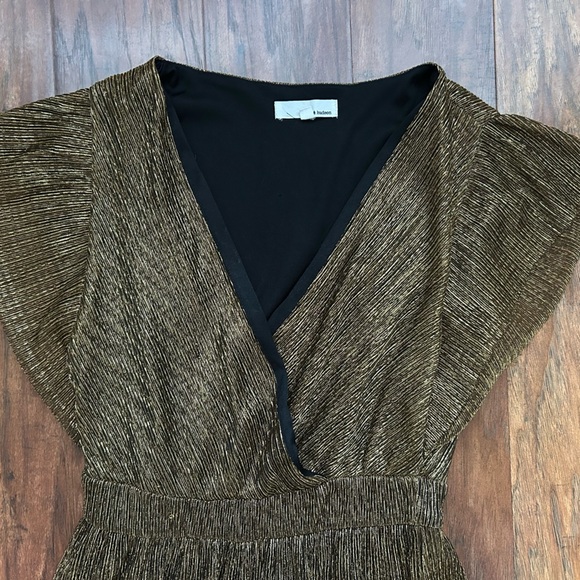 June & Hudson Women’s Size Small Metallic Party Dress With Accordion Details - Picture 3 of 6